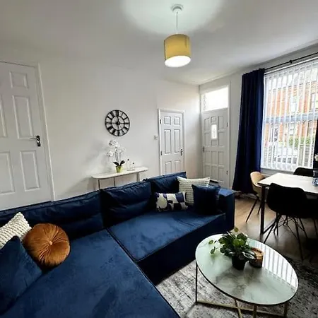 Modern 5-Bed Home Near Leeds City Centre Exterior photo