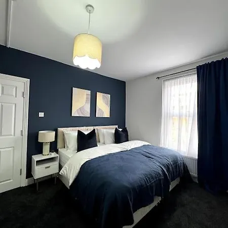 Modern 5-Bed Home Near Leeds City Centre Exterior photo